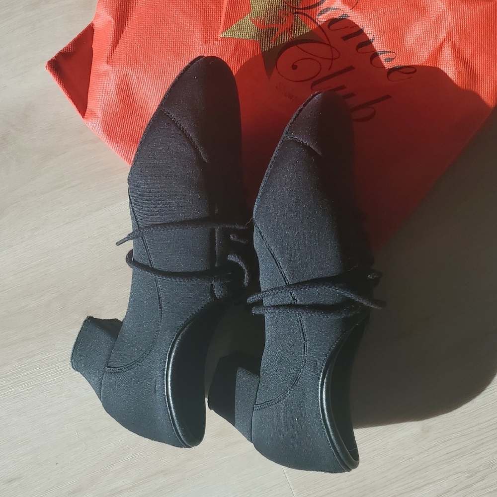 Gray Dance Shoes with Red Bag - Picture 4 of 5